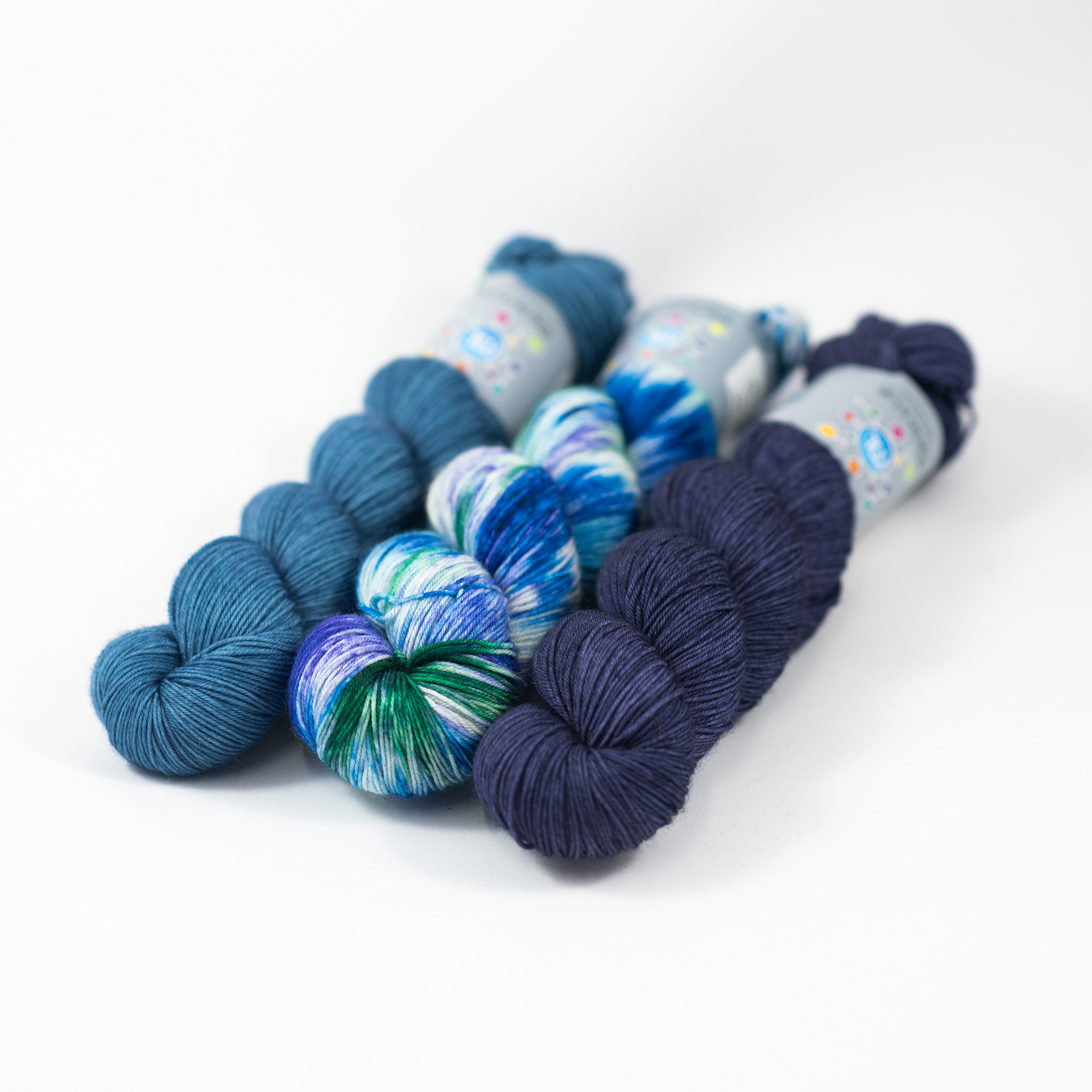 Seitan Chick'n Tenders w/ Dipping Sauce, image size:2000x2000